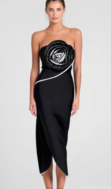 ANN STRAPLESS FLOWER DETAIL BANDAGE MAXI DRESS IN BLACK