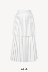 Sleeveless pleated layer skirt suit in white