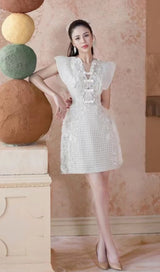 LACE WAIST-TIGHTENING MIDI DRESS IN WHITE DRESS STYLE OF CB