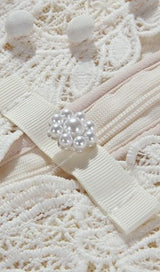 LACE WAIST-TIGHTENING MIDI DRESS IN WHITE DRESS STYLE OF CB