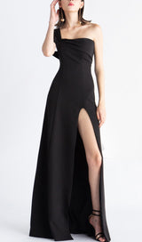 ONE-SHOULDER MOP DRESS IN BLACK styleofcb