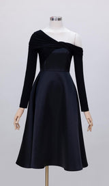 BLACK DIAGONAL SHOULDER LONG SLEEVE MIDI DRESS styleofcb