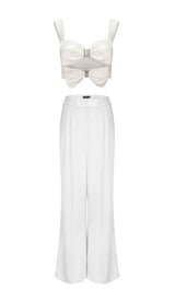 BOW-EMBELLISHED TWO-PIECE SUIT IN WHITE DRESS STYLE OF CB