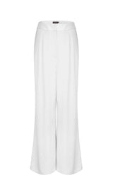 BOW-EMBELLISHED TWO-PIECE SUIT IN WHITE DRESS STYLE OF CB