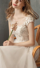 THREE-DIMENSIONAL FLOWER DRAG-TAILED WEDDING DRESS IN WHITE styleofcb