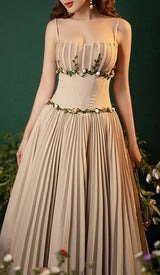 SPLICED FLORAL SLEEVELESS MIDI DRESS IN LIGHT GRAY DRESS STYLE OF CB