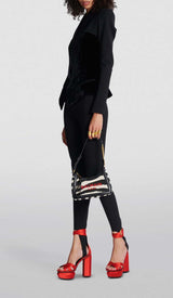 V NECK TWO POCKETS BLAZER IN BLACK DRESS STYLE OF CB