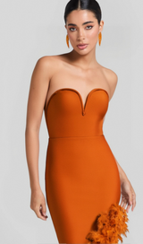 OSTRICH FEATHER BANDAGE DRESS WITH V-NECKLINE IN BROWN