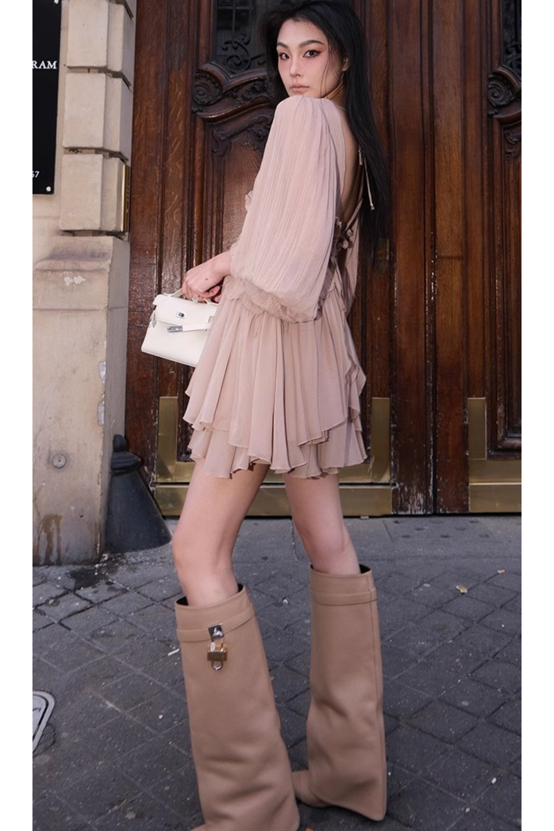 V-neck lantern sleeve pleated midi dress in pale coffee