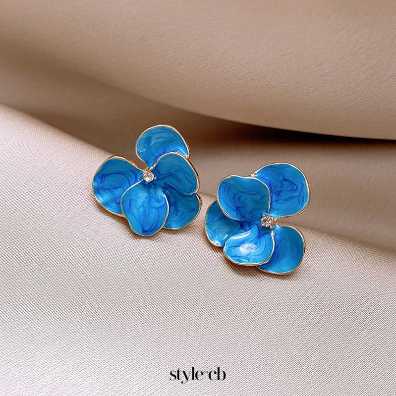 Derick Blue Flower Earrings