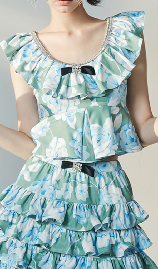 FLORAL RUFFLED SLEEVELESS CROP TOP