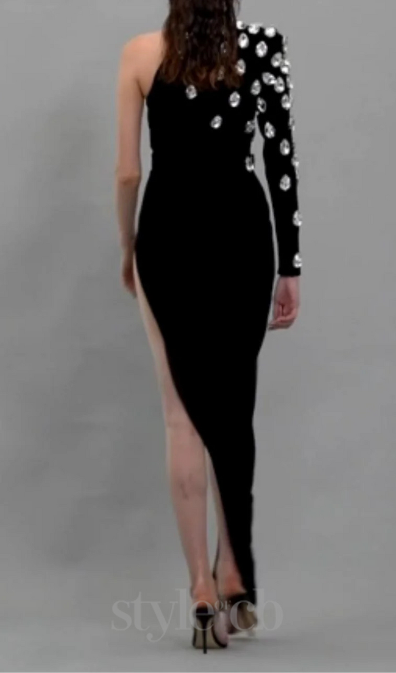ONE-SHOULDER CRYSTAL LONG-SLEEVED LEG-EXPOSED BLACK DRESS