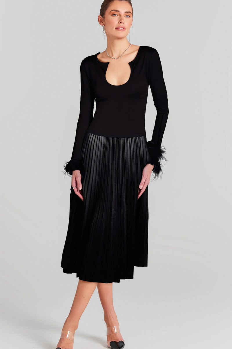U NECK FEATHER TOP