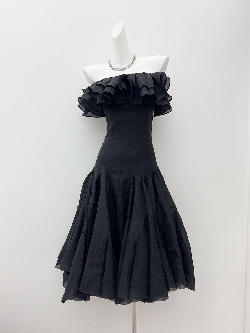 apphia Off Shoulder Ruffle Midi Dress In black