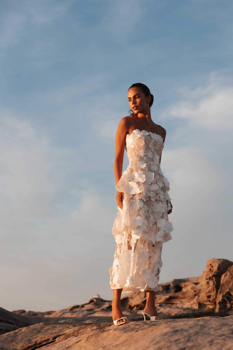 Selene 3D flower Tiered Maxi Dress In White