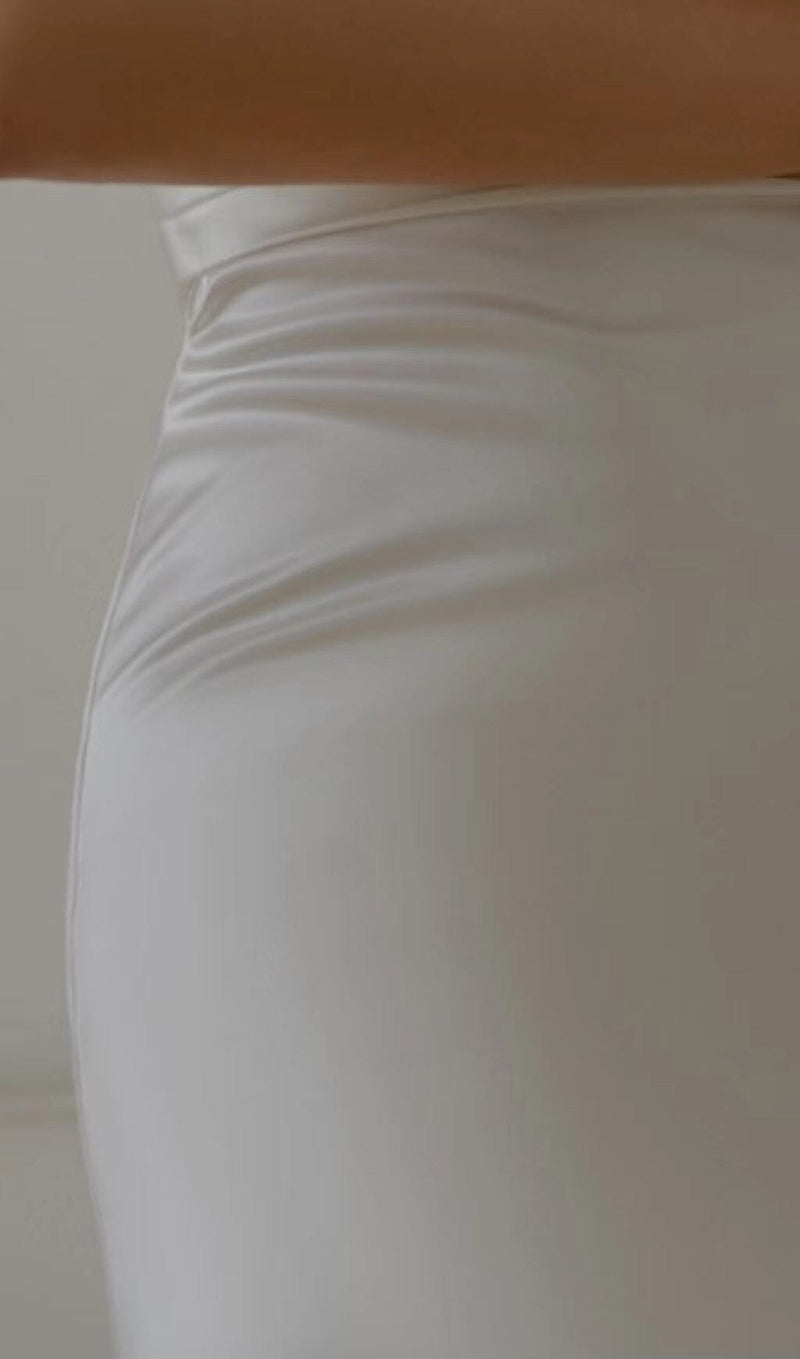 ONE-LINE SHOULDER AND WAISTED FISHTAIL DRESS IN WHITE styleofcb 
