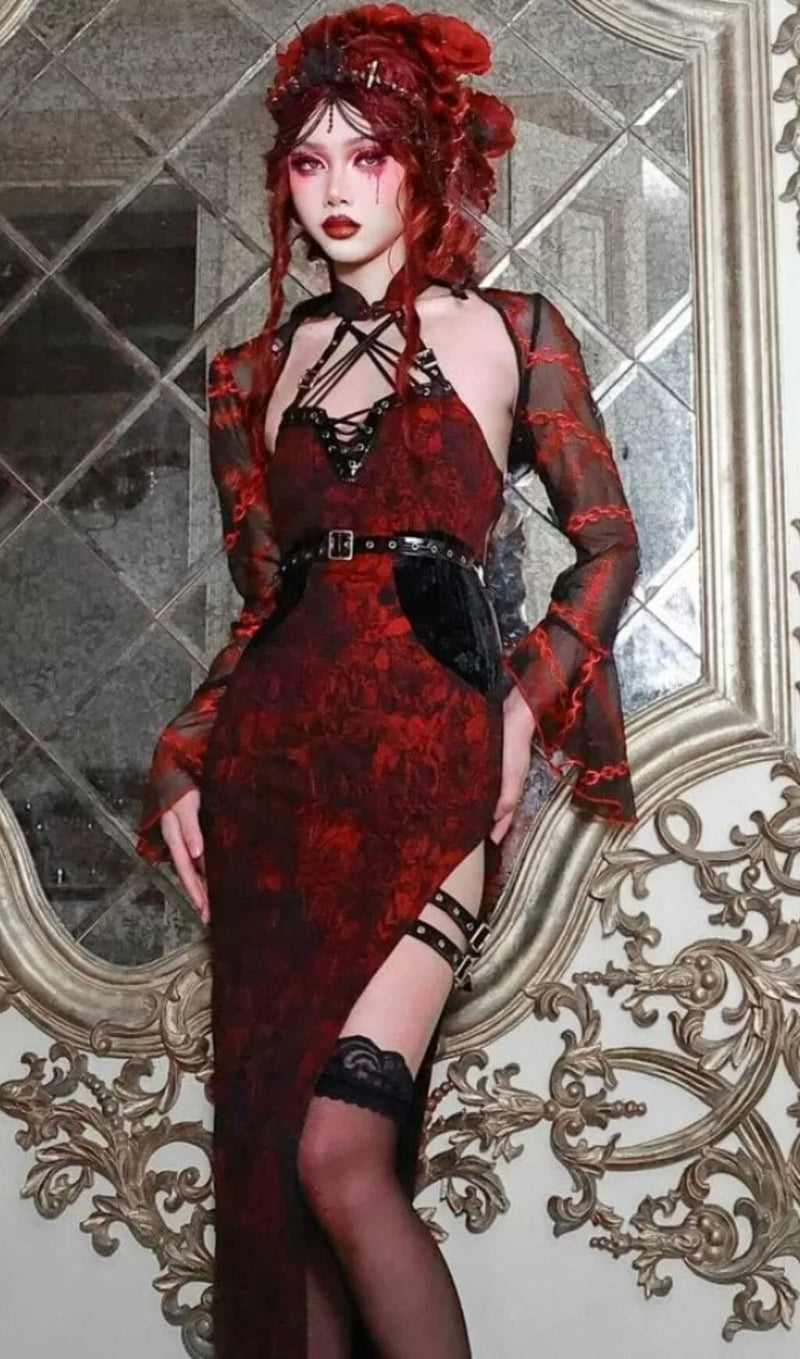 VAMPIRE BLACK CROPPED TOP WITH CHAIN EMBROIDERY BELL SLEEVES sis label 