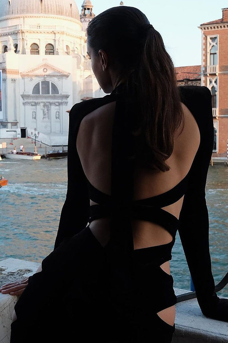 BACKLESS CUT-OUT DETAILED VELVET MIDI DRESS styleofcb 
