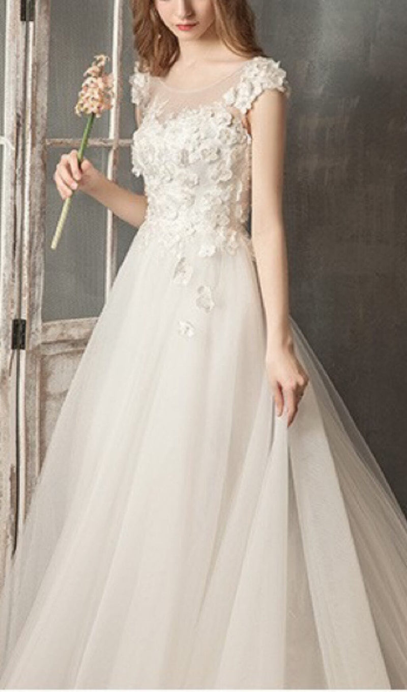 THREE-DIMENSIONAL FLOWER DRAG-TAILED WEDDING DRESS IN WHITE styleofcb 
