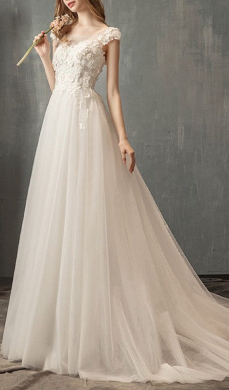THREE-DIMENSIONAL FLOWER DRAG-TAILED WEDDING DRESS IN WHITE styleofcb 