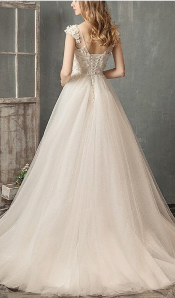 THREE-DIMENSIONAL FLOWER DRAG-TAILED WEDDING DRESS IN WHITE styleofcb 