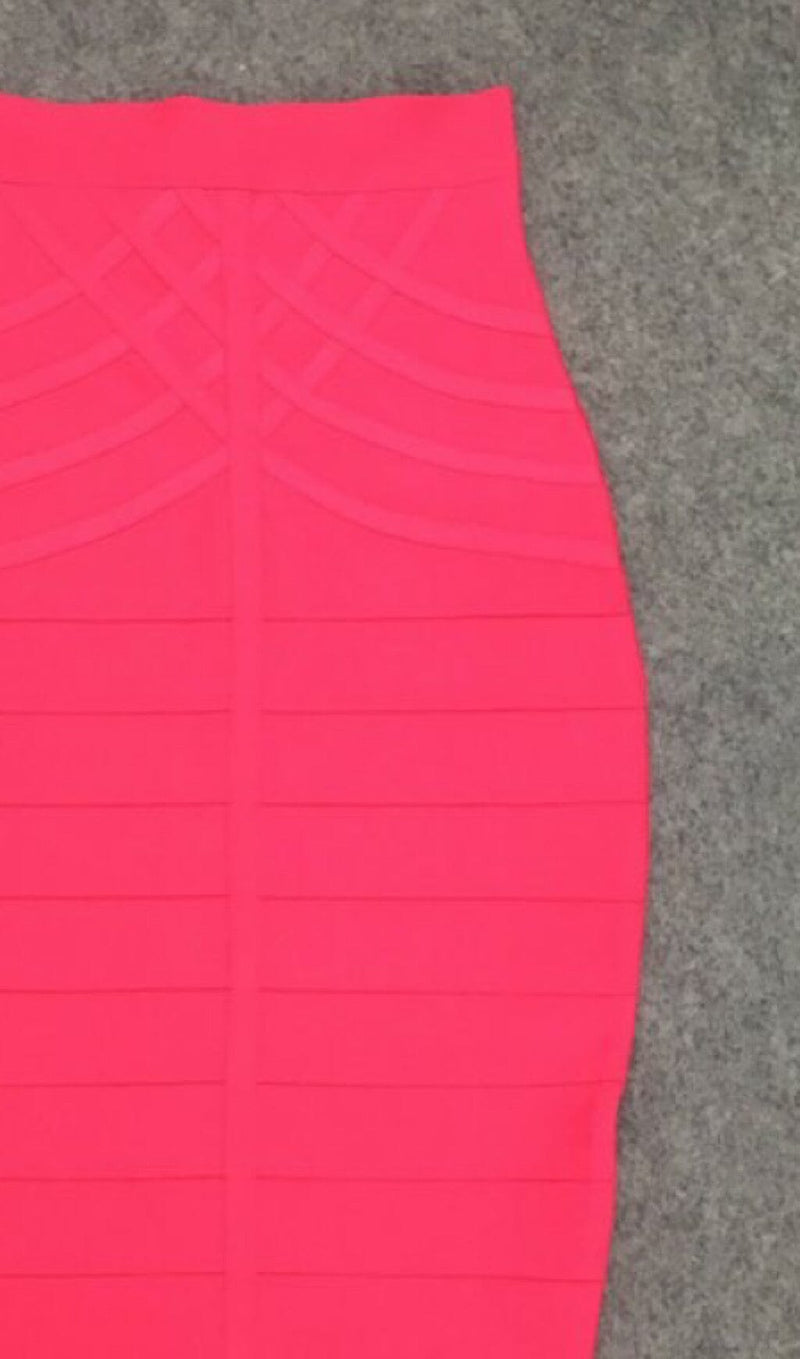 STRIPED TEXTURE KNITTED SKIRT IN ROSE HIGH-WAIST styleofcb 