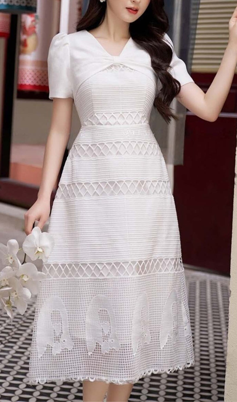 LACE EMBROIDERY MIDI DRESS IN WHITE DRESS STYLE OF CB 