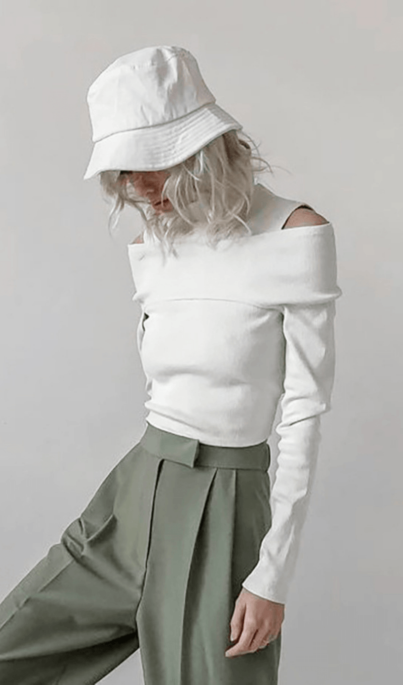 Off-the-shoulder solid color T-shirt styleofcb 