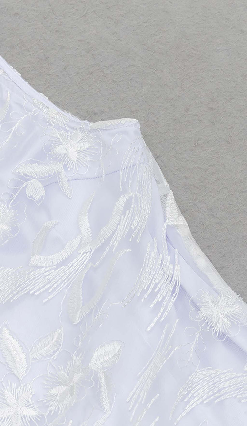 ROSE-EMBELLISHED LACE MIDI DRESS IN WHITE DRESS STYLE OF CB 